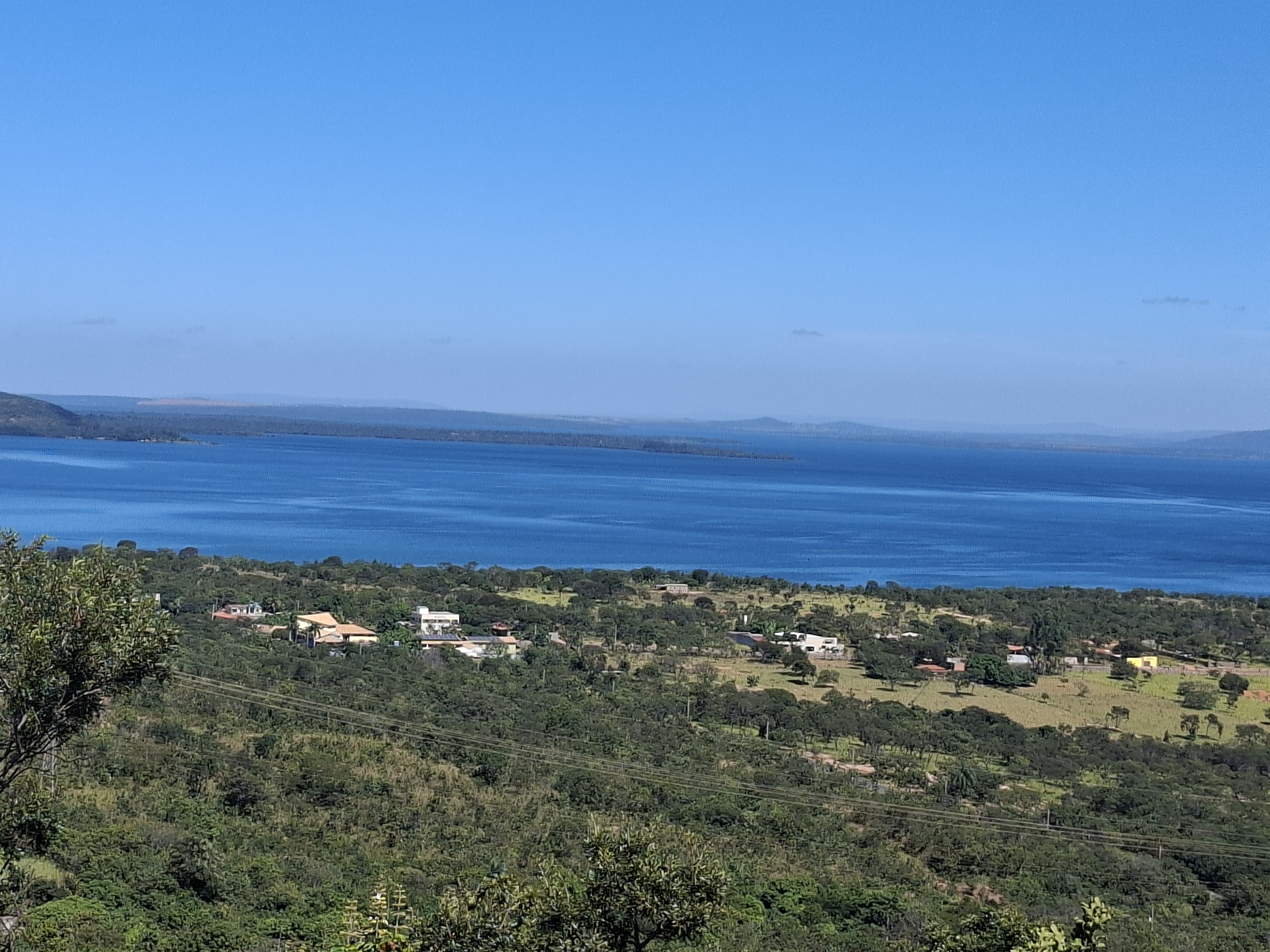 A bela represa de Três Marias e o bairro